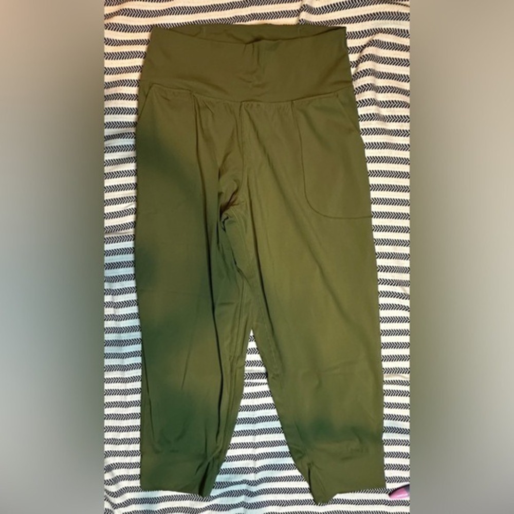 Oalka‎ Women Green Maternity Cargo Jogger Pants Size L Nylon Spandex Activewear